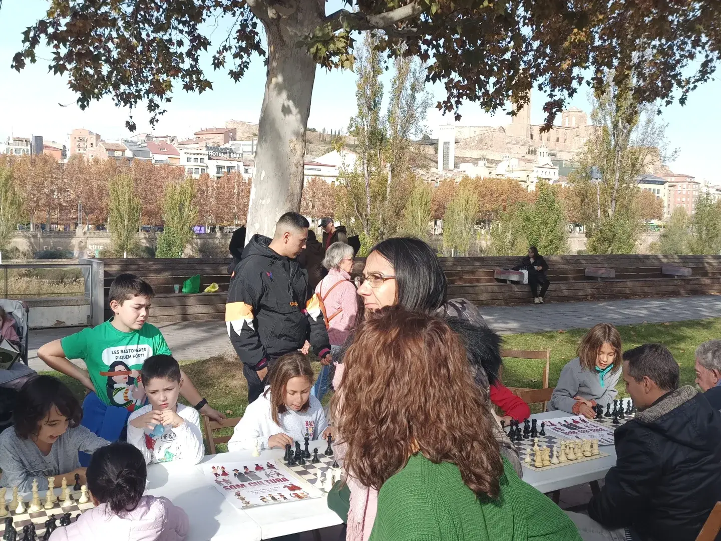 Hoy hemos ido a Som Cultura, la gran feria de entidades culturales de Lleida organizada por el Col·lectiu Cultural Cappont @cculturalcappont. 🎉 - 3