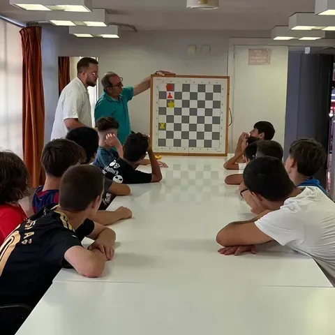 ⚽♟️ Escacs a les estades d'estiu del CF Pardinyes
